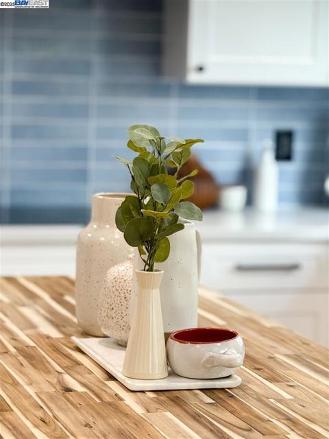 3198 Vintage Crest Dr, San Jose CA: https://media.crmls.org/mediaz/9d7b8403-72d0-4ab5-a6a7-23680bc6e622.jpg