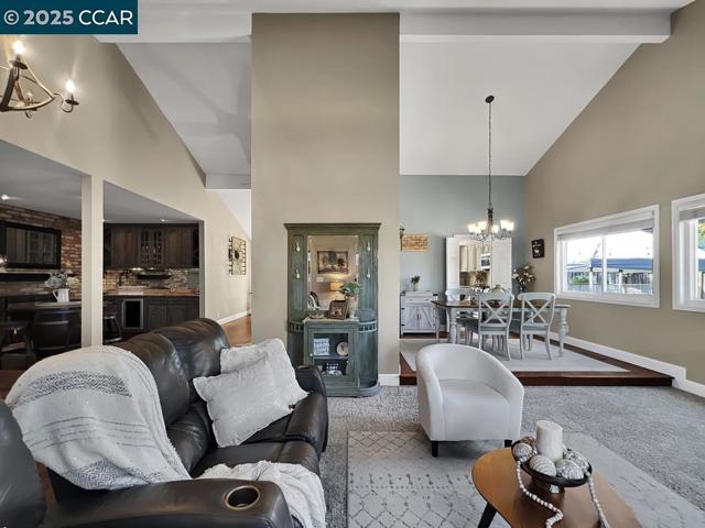 14 Mt Eden Pl, Clayton CA: https://media.crmls.org/mediaz/9d7b99a0-0e38-4770-9c12-919087fcb572.jpg