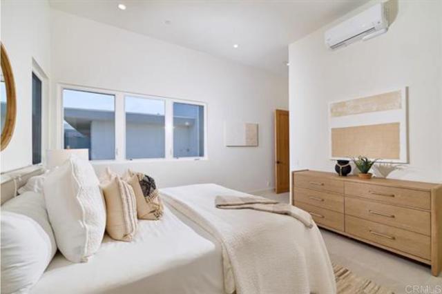 Detail Gallery Image 11 of 29 For 3901 Haines, San Diego,  CA 92109 - – Beds | – Baths