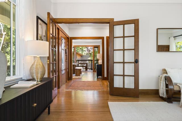 Image 6 of 41 For 3208 Claremont Ave