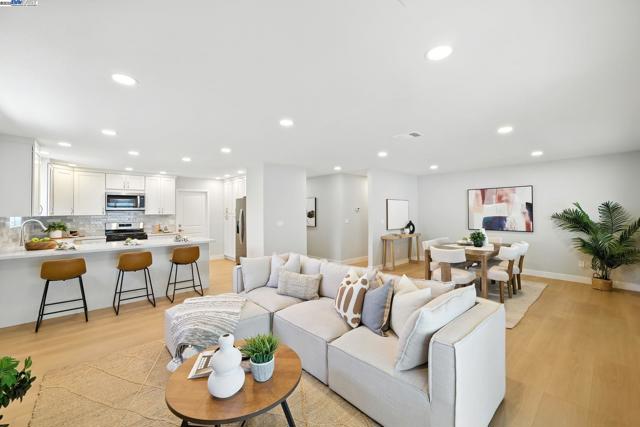 5525 Roosevelt Pl, Fremont CA: https://media.crmls.org/mediaz/9d7cd157-9dba-4646-b888-e9772c2416c7.jpg