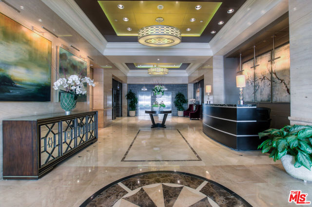 10520 Wilshire Boulevard, Los Angeles CA: https://media.crmls.org/mediaz/9d7de325-3425-41ce-8692-ead35eb3824b.jpg