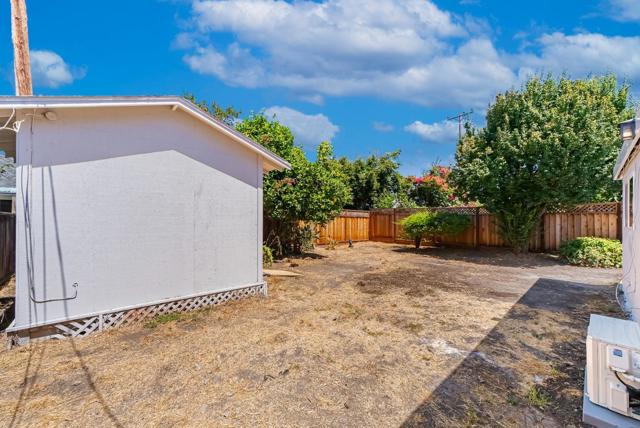 1651 Cabrillo Avenue, Santa Clara CA: https://media.crmls.org/mediaz/9d7e15d2-f3a7-40c3-85b1-92e8b4f187f9.jpg