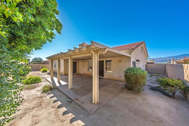 74082 Daisy Lane, Palm Desert CA: https://media.crmls.org/mediaz/9d7e1f2c-c8d9-4fc9-8a17-a4fe539cfbb2.jpg