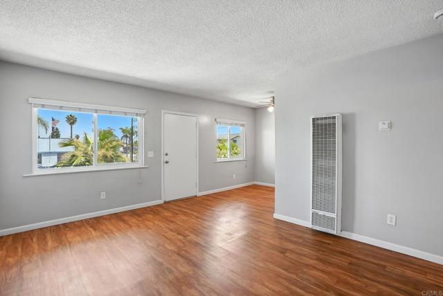 800 Emory Street, Imperial Beach CA: https://media.crmls.org/mediaz/9d7ed771-af91-4783-9985-dafa4d97ab24.jpg