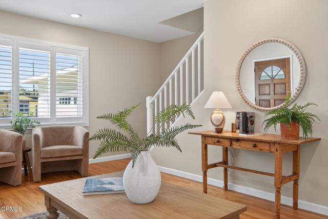 3167 Armada Drive, Ventura CA: https://media.crmls.org/mediaz/9d7f024b-d429-405d-bffb-249480c23c51.jpg