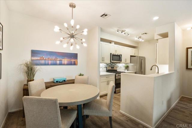 Detail Gallery Image 5 of 18 For 3550 Caminito El Rincon #69,  San Diego,  CA 92130 - 2 Beds | 2 Baths