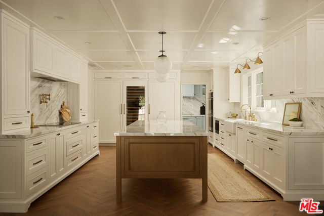 6 Bed Home for Sale in Los Angeles, California
