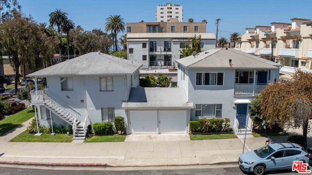 231 California Avenue, Santa Monica CA: https://media.crmls.org/mediaz/9d7ffcee-e333-4a3b-9cfe-e4bd734ac818.jpg