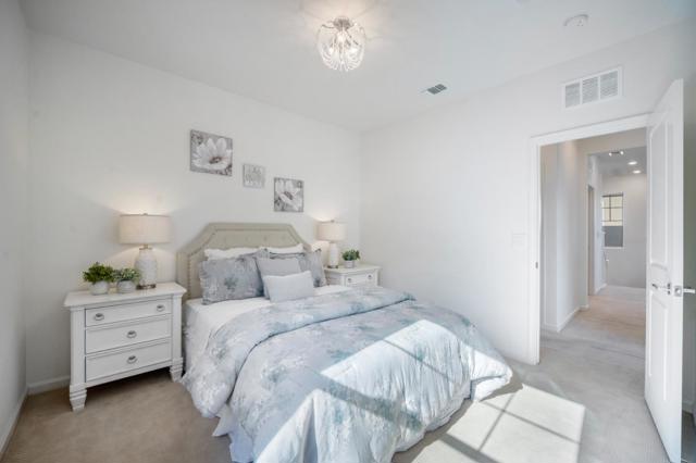712 Baxter Way, Gilroy CA: https://media.crmls.org/mediaz/9d802647-3688-4ffc-a4ba-66d95fbaf979.jpg