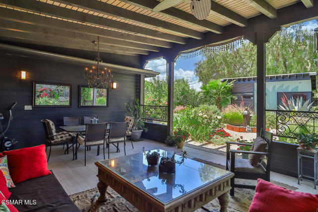 2433 Calle Narciso, Thousand Oaks CA: https://media.crmls.org/mediaz/9d80c0ee-e691-4cff-83ae-0277b56a177c.jpg