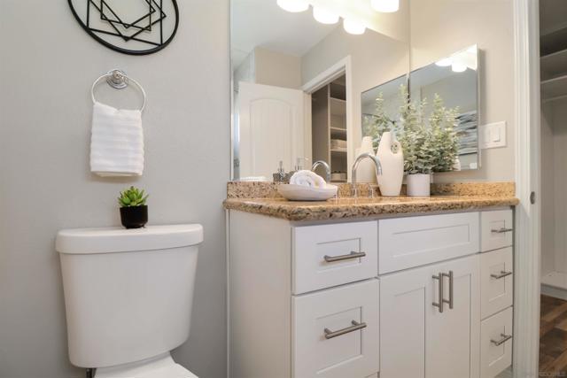 918 La Tierra Dr, San Marcos CA: https://media.crmls.org/mediaz/9d80c33c-733d-45e3-a677-386775d1138a.jpg