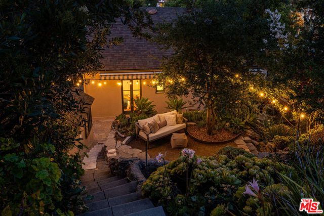 1117 N Avenue 64, Los Angeles CA: https://media.crmls.org/mediaz/9d80c4db-5b40-4853-9254-874e38e86f4f.jpg