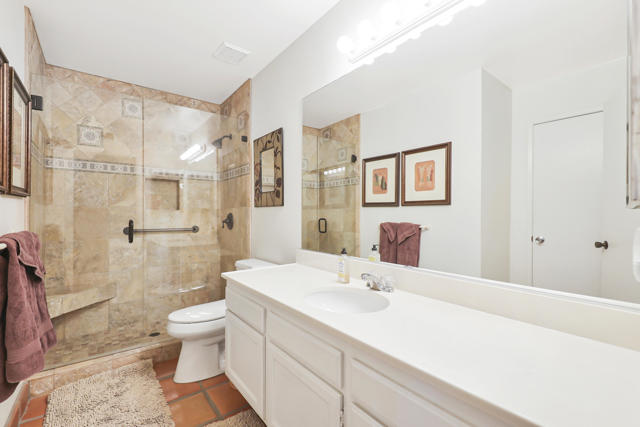 17 La Cerra Circle, Rancho Mirage CA: https://media.crmls.org/mediaz/9d810b0f-7f41-4b53-a1dc-682577a1deba.jpg