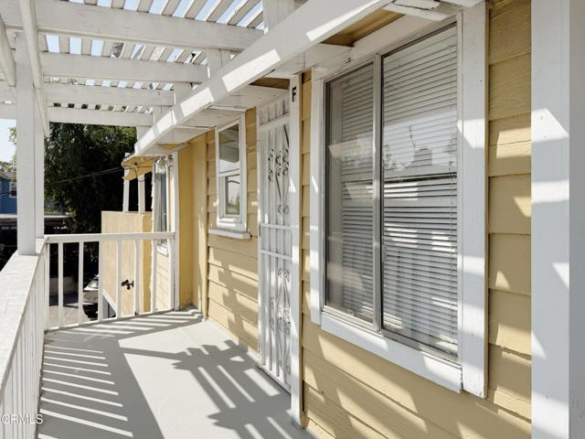 Detail Gallery Image 2 of 13 For 1827 Santa Ynez St #F,  Los Angeles,  CA 90026 - 1 Beds | 1 Baths