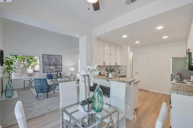 34319 Platinum Ter, Fremont CA: https://media.crmls.org/mediaz/9d83815f-6729-4435-a274-f5e898f09bc6.jpg