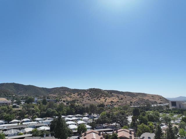 2474 Pleasant Way, Thousand Oaks CA: https://media.crmls.org/mediaz/9d83b287-99b2-4176-8efc-6a6c9c1384a6.jpg