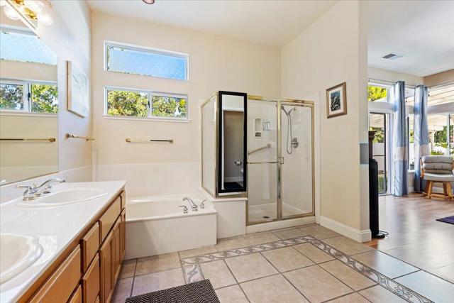 490 Chesapeake Terrace, Brentwood CA: https://media.crmls.org/mediaz/9d847f54-abd3-457c-b0a3-7e86ced2a410.jpg