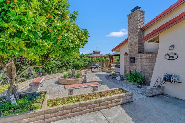 19225 Reavis Way, Salinas CA: https://media.crmls.org/mediaz/9d848767-607f-4d94-82ec-ff06359ef8ab.jpg