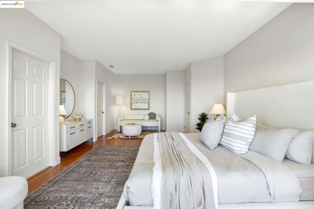 661 Via Rialto, Oakland CA: https://media.crmls.org/mediaz/9d84bf78-0ce7-4b7d-9c46-593a537b533b.jpg