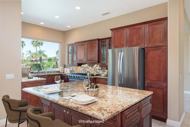 35010 Vista Del Ladero, Rancho Mirage CA: https://media.crmls.org/mediaz/9d84c43a-2f47-4630-92e2-6f8785387b0a.jpg