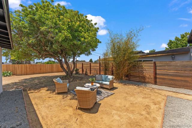 4316 Clairemont Dr, San Diego CA: https://media.crmls.org/mediaz/9d84d1e3-c910-4aa0-b31c-091fcabe676a.jpg