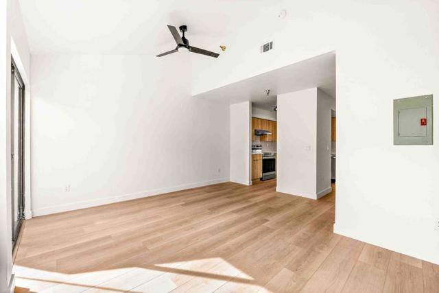 711 S Bayshore Boulevard, San Mateo CA: https://media.crmls.org/mediaz/9d85c89d-9e54-4696-8372-d300553516c1.jpg