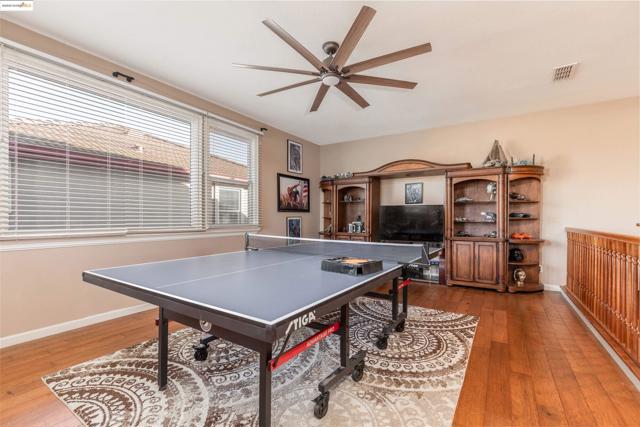 3438 Keystone Loop, Discovery Bay CA: https://media.crmls.org/mediaz/9d863e03-e6c6-4a68-a8f4-476f2e6523c7.jpg