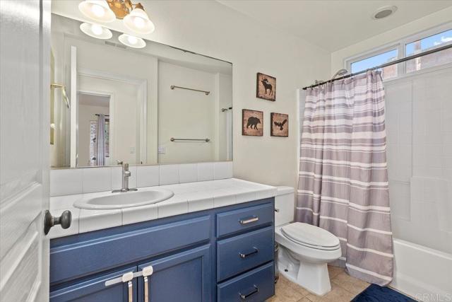 Image 20 of 35 For 933 Silverbrook Drive