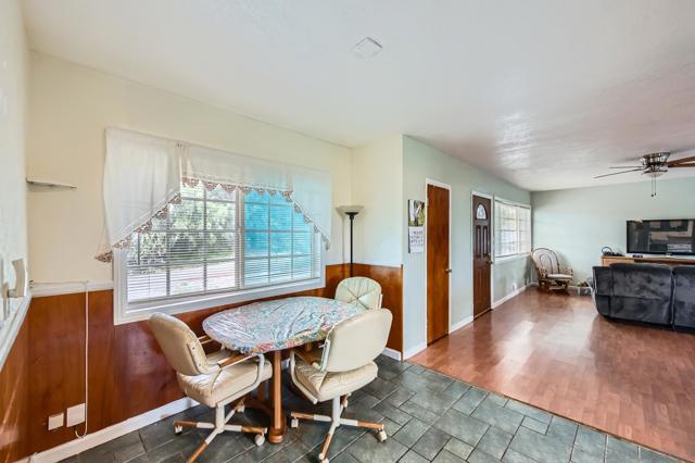 2535 Corona St, Lemon Grove CA: https://media.crmls.org/mediaz/9d86a624-8697-4722-b89c-8cf30c5c2a8d.jpg
