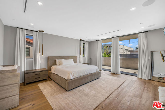 108 N Edinburgh Avenue, Los Angeles CA: https://media.crmls.org/mediaz/9d870e40-7a34-46e2-8af9-d256bb9ff72b.jpg