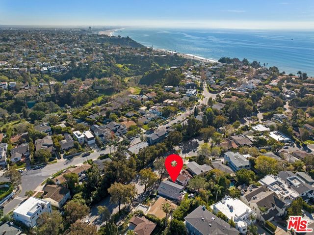 16723 Sunset Boulevard, Pacific Palisades, California 90272, 3 Bedrooms Bedrooms, ,Single Family Residence,For Sale,Sunset,24374821