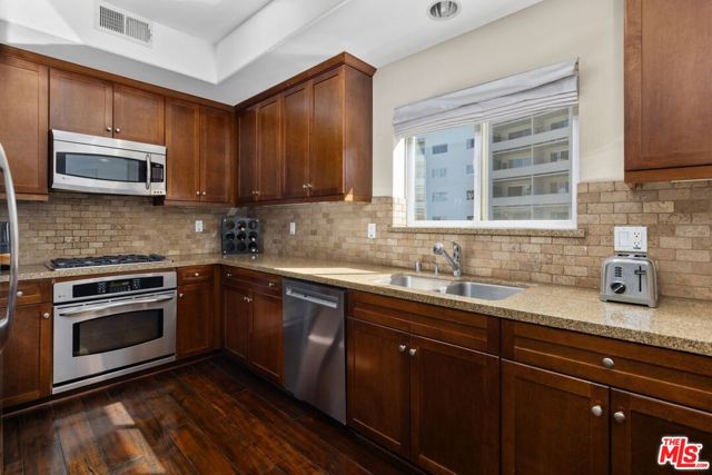 7249 Franklin Avenue, 401 photo 4