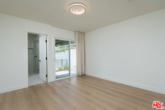 3149 N Naomi Street, Burbank CA: https://media.crmls.org/mediaz/9d875ce1-4c26-4bd5-b416-a3d3ed4f3eba.jpg