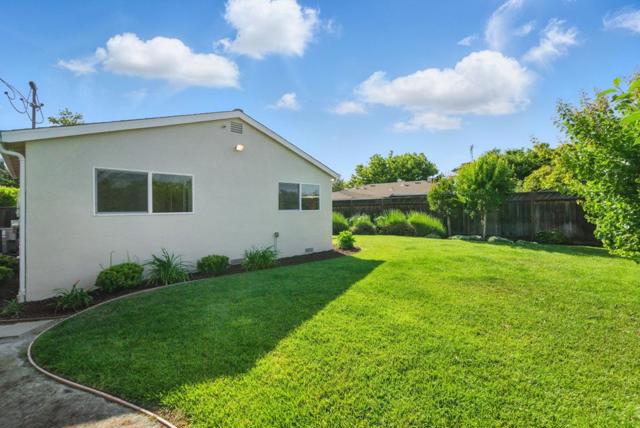 1554 Sabina Way, San Jose CA: https://media.crmls.org/mediaz/9d8772c1-ef27-4a53-872b-1f1d3a3c2bcc.jpg