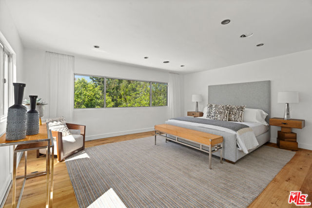 7470 Woodrow Wilson Drive, Los Angeles CA: https://media.crmls.org/mediaz/9d879111-9daf-40d9-88f5-06667726617b.jpg