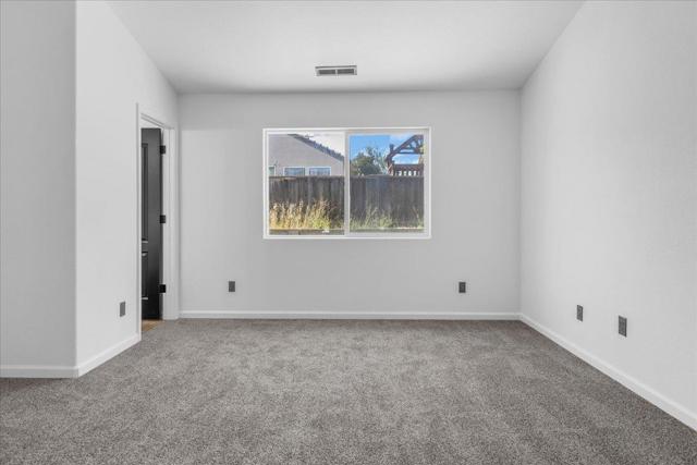 1250 Greenleaf Loop, Greenfield CA: https://media.crmls.org/mediaz/9d87e797-c01f-4de0-8b82-7e6c7108ecb9.jpg