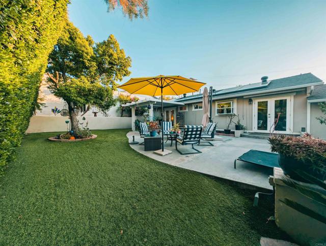 8635 La Butte Lane, Santee CA: https://media.crmls.org/mediaz/9d882d76-3624-47e5-8ee7-37fcaabfc87f.jpg