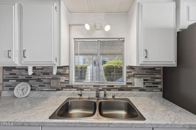 Detail Gallery Image 11 of 42 For 125 Frost Cir #125,  Ventura,  CA 93003 - 2 Beds | 2 Baths