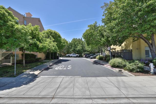 101 Showers Court, Mountain View CA: https://media.crmls.org/mediaz/9d89be7a-6f82-414d-a1ae-6a3adbaa5729.jpg