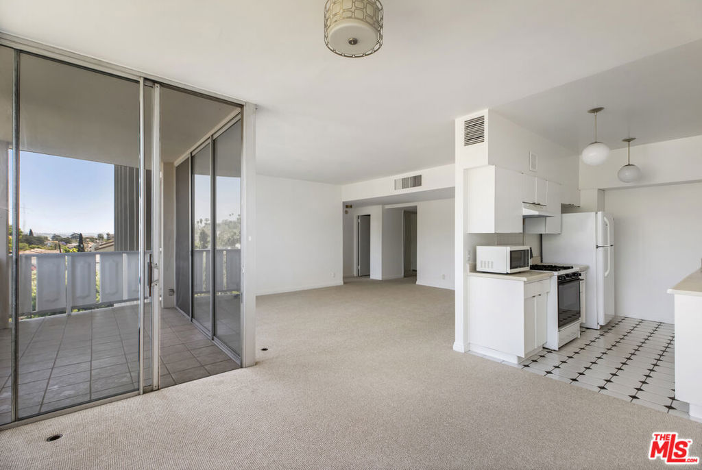 4455 Los Feliz Boulevard #506