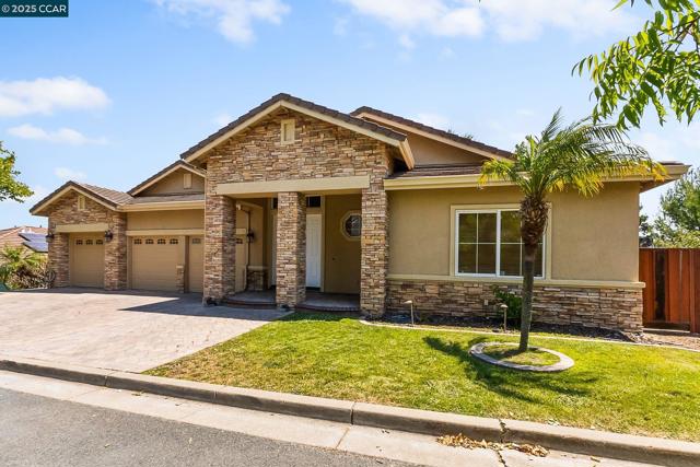 2058 Marazzani Dr, Martinez CA: https://media.crmls.org/mediaz/9d89fa0e-2954-47f1-b417-5d00fc423354.jpg