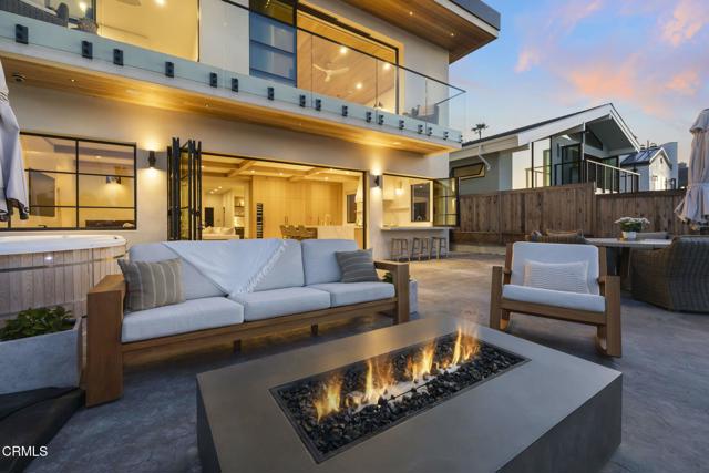 Detail Gallery Image 3 of 70 For 1305 Beachmont, Ventura,  CA 93001 - 4 Beds | 4 Baths