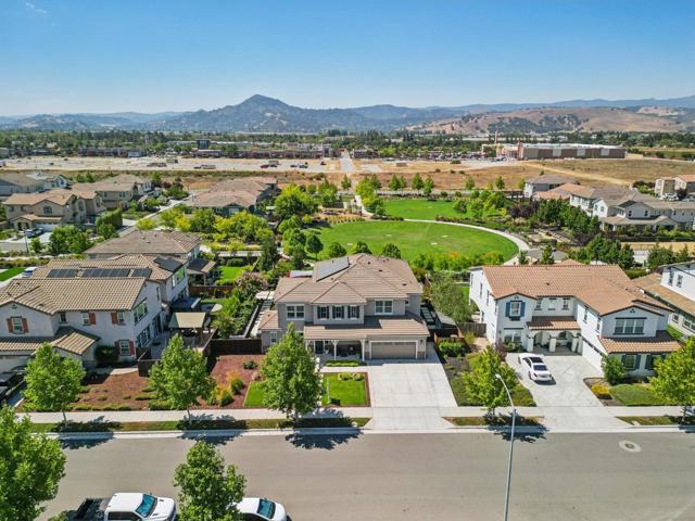 18713 White Moon Drive, Morgan Hill CA: https://media.crmls.org/mediaz/9d8a382a-ef46-473b-9a8b-0cca0f91e315.jpg
