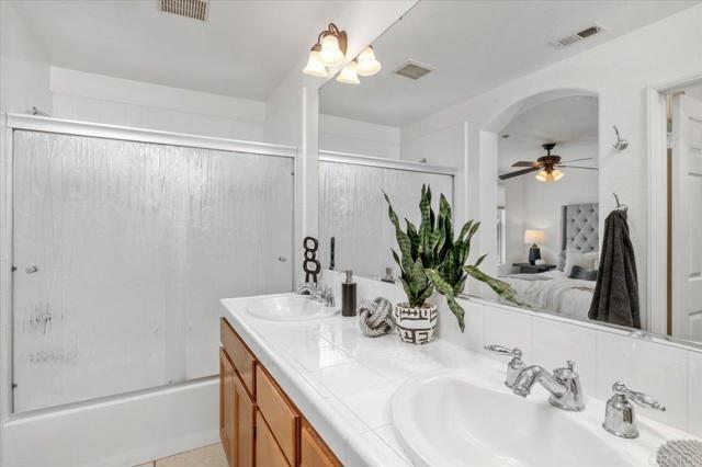 Detail Gallery Image 21 of 29 For 2507 Escala Cir, San Diego,  CA 92108 - 2 Beds | 2/1 Baths