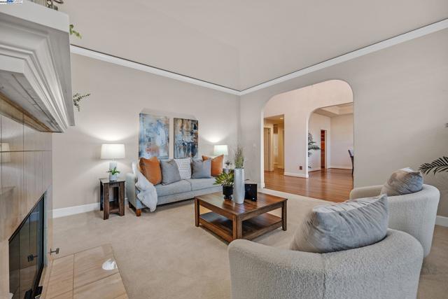 2215 Chardonnay Way, Livermore CA: https://media.crmls.org/mediaz/9d8ad1f6-3c8c-48e4-9441-372b86b5d531.jpg