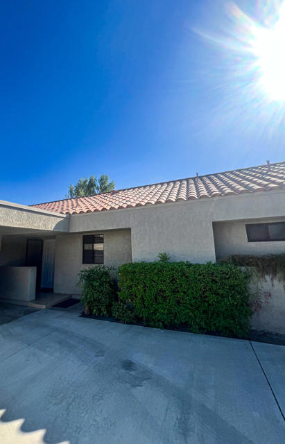 40513 Bay Hill Way, Palm Desert CA: https://media.crmls.org/mediaz/9d8b558c-968b-42f3-b899-27bd31fcee78.jpg