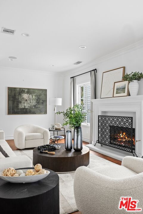2543 Patricia Avenue, Los Angeles CA: https://media.crmls.org/mediaz/9d8c3b8e-9fe8-40a7-b206-b541c1e27286.jpg
