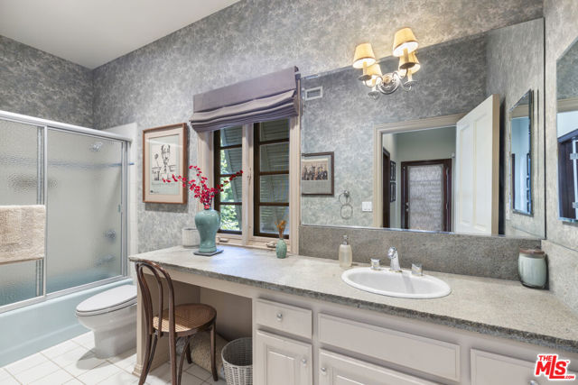 3265 Mandeville Canyon Road, Los Angeles CA: https://media.crmls.org/mediaz/9d8c66fd-aacc-4d41-872d-2fdb17c11171.jpg