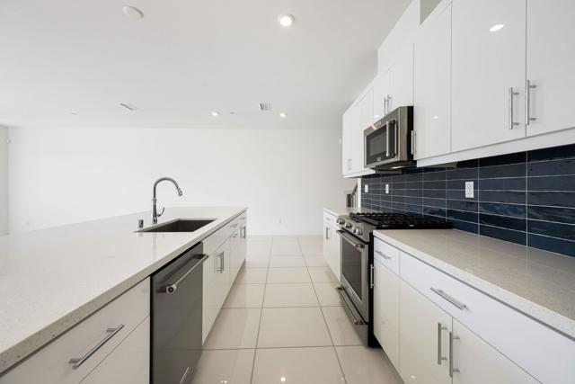 928 Galaxy Drive, Palm Springs CA: https://media.crmls.org/mediaz/9d8cc610-8be9-44ee-a9d3-949dce3104aa.jpg
